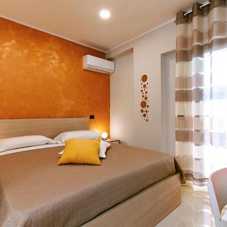 B&B Relax In Помпей Екстериор снимка
