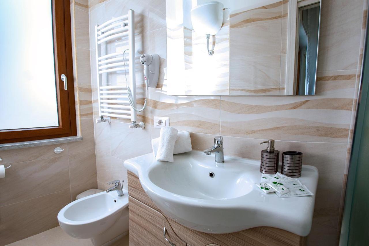 B&B Relax In Помпей Екстериор снимка